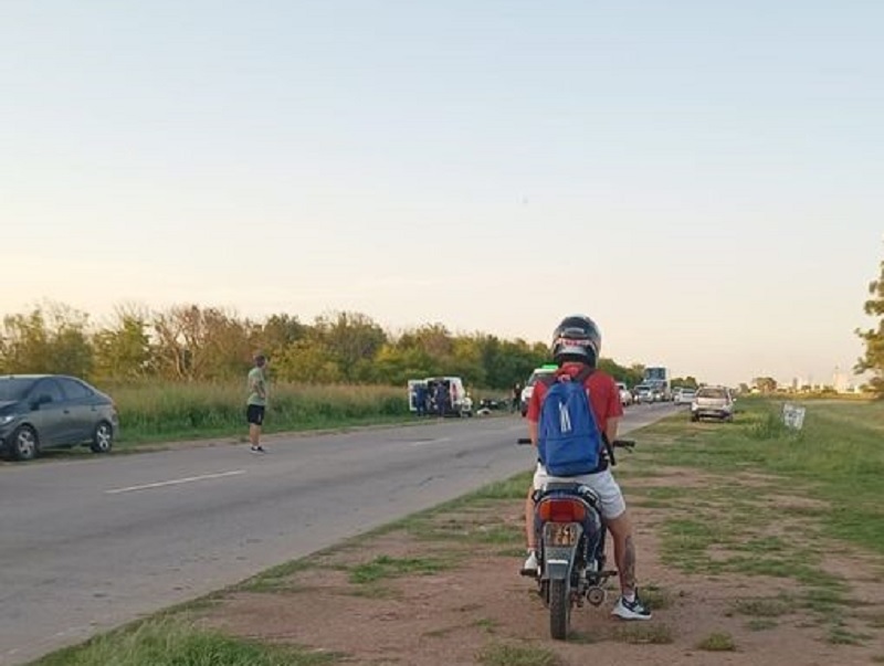 Accidente por esquivar un pozo